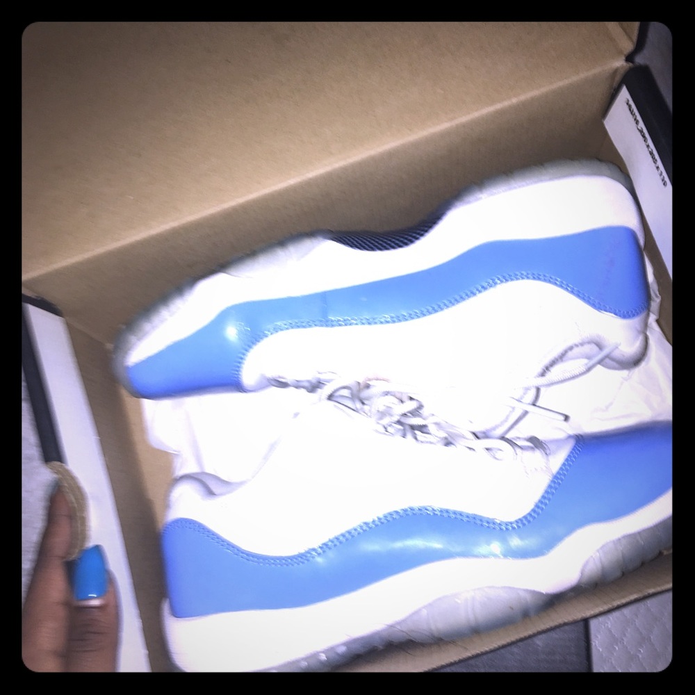 COPY - Blue retro Jordan 11 low